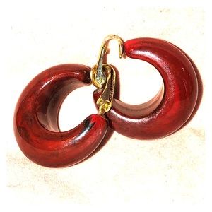 Vintage Sarah Coventry Lucite clip on earrings